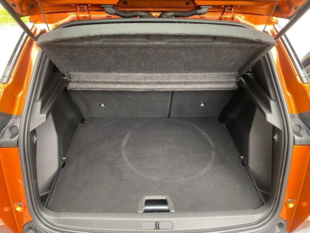 Peugeot e-2008