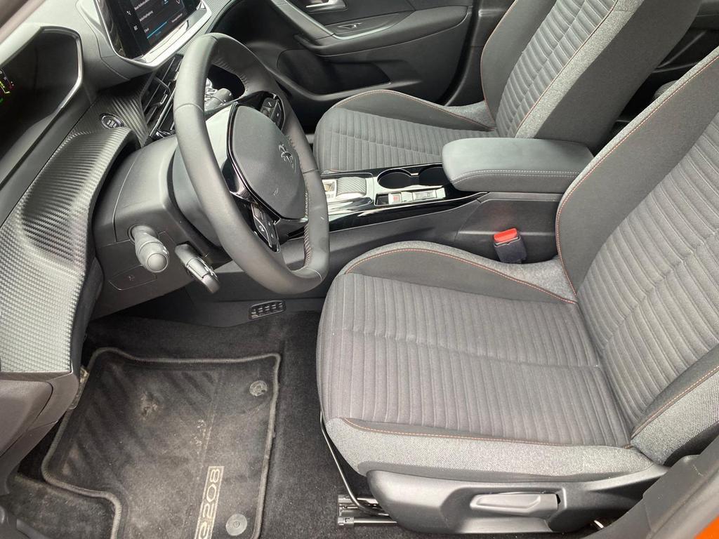 Peugeot e-2008