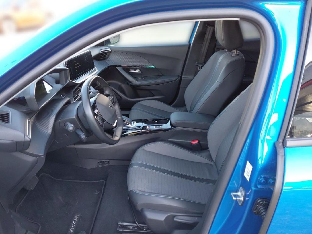 Peugeot e-2008