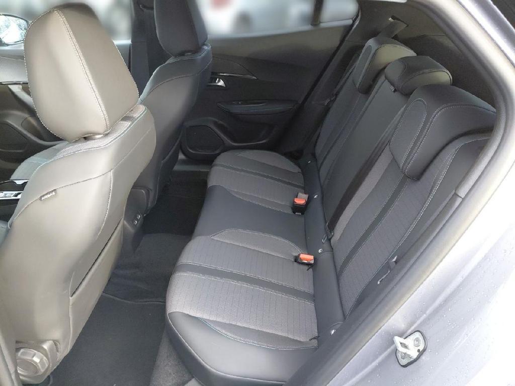 Peugeot e-2008
