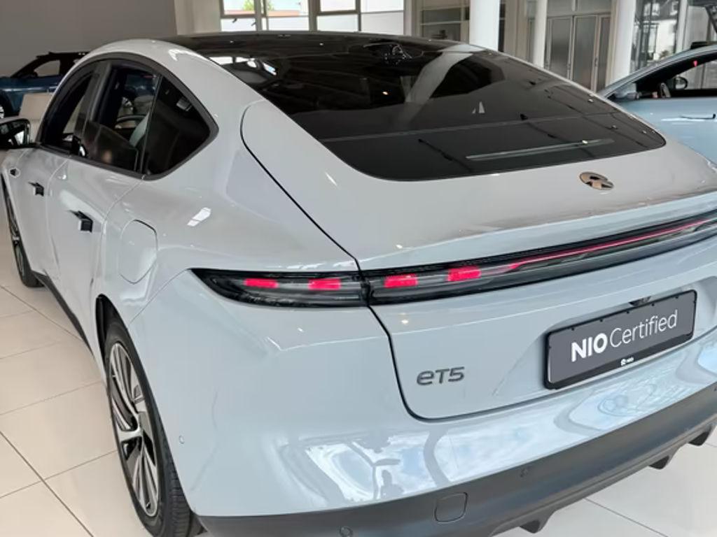NIO ET5