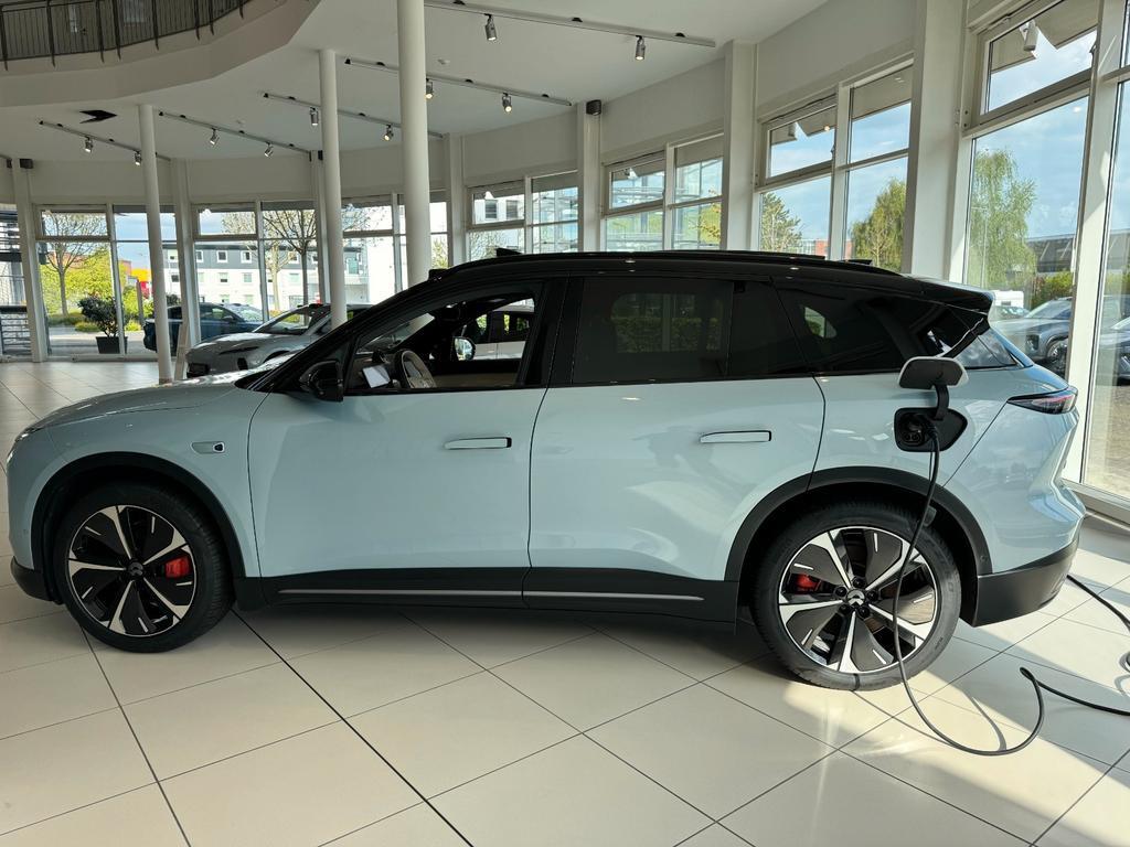 NIO EL6