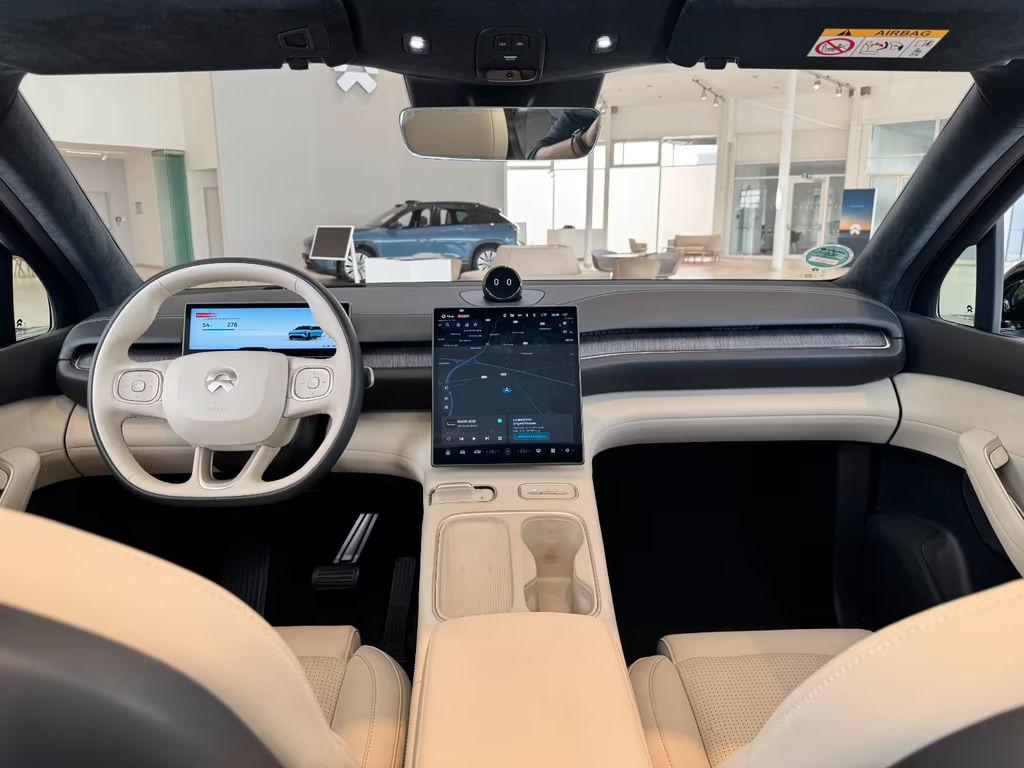 NIO EL6