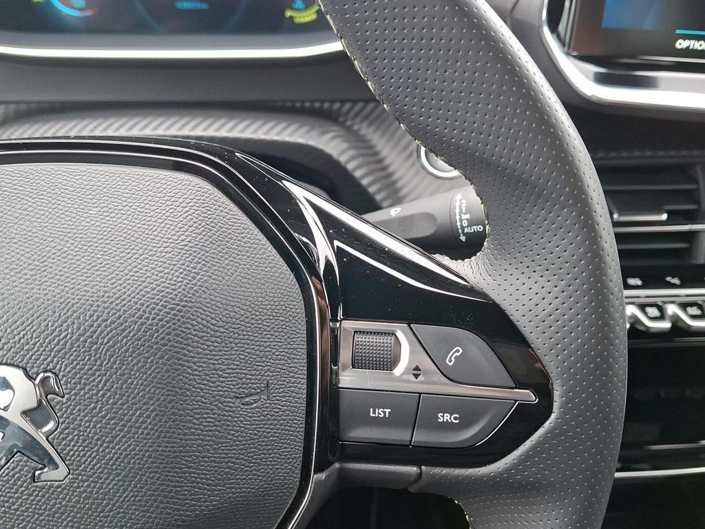 Peugeot e-2008