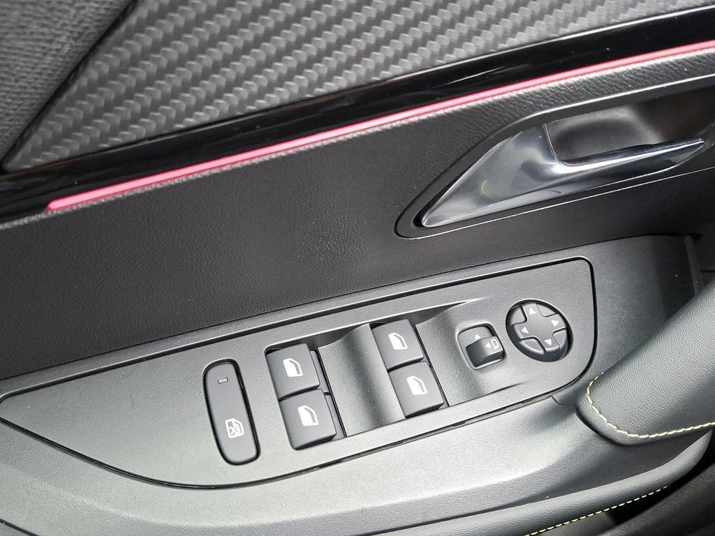 Peugeot e-2008
