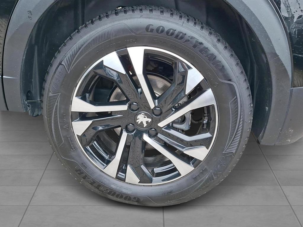 Peugeot e-2008