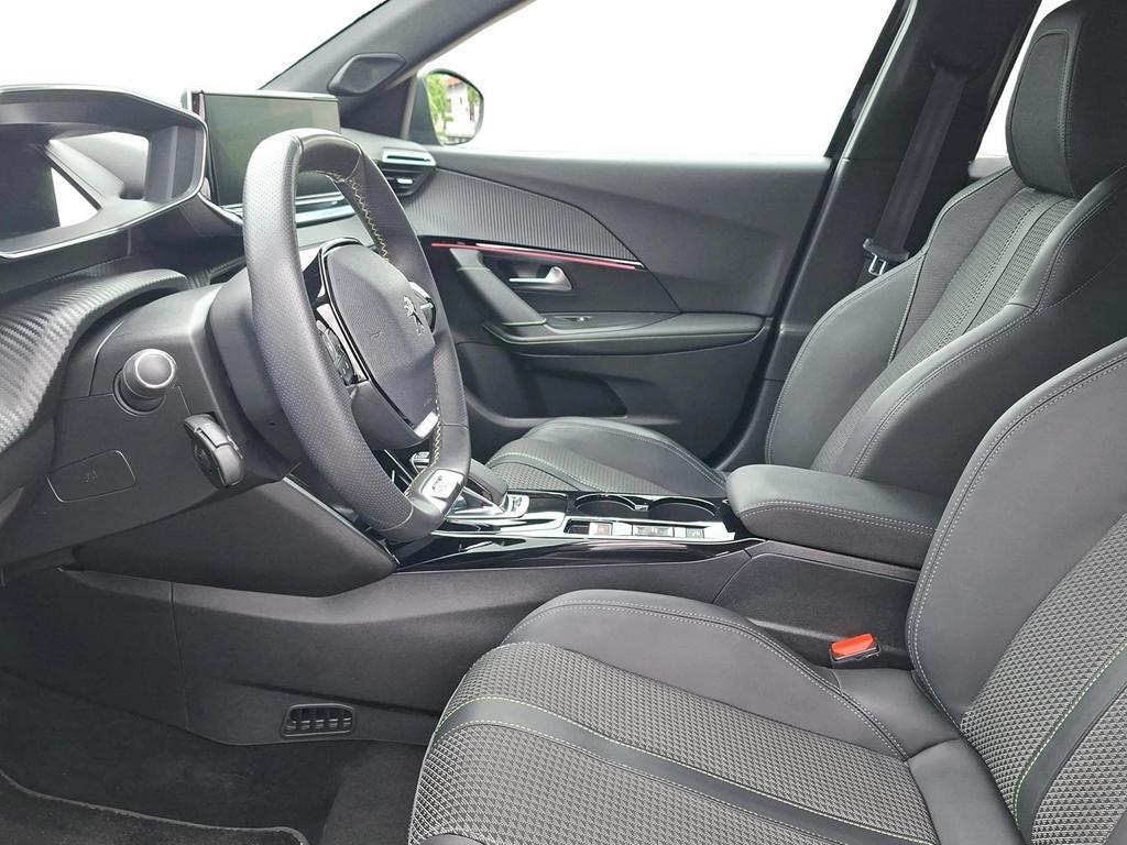 Peugeot e-2008