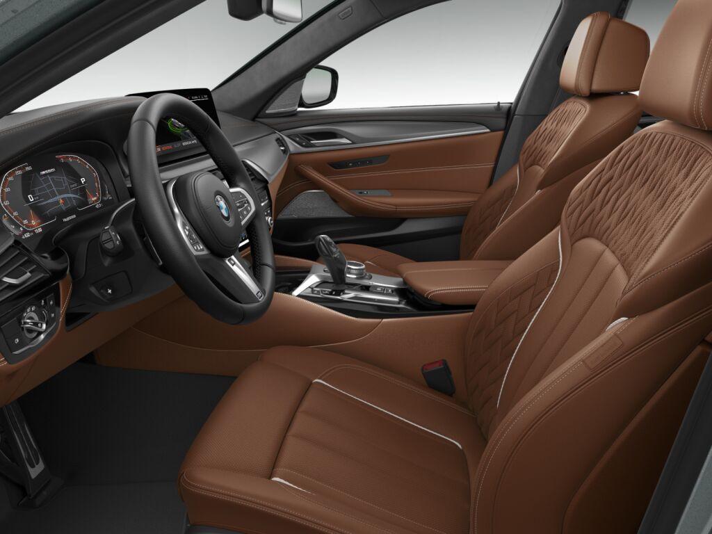 BMW M550
