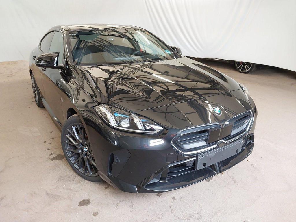 BMW M235