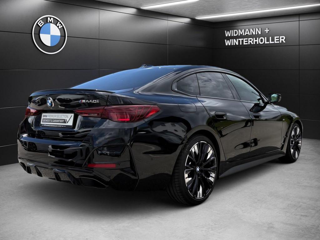 BMW M440