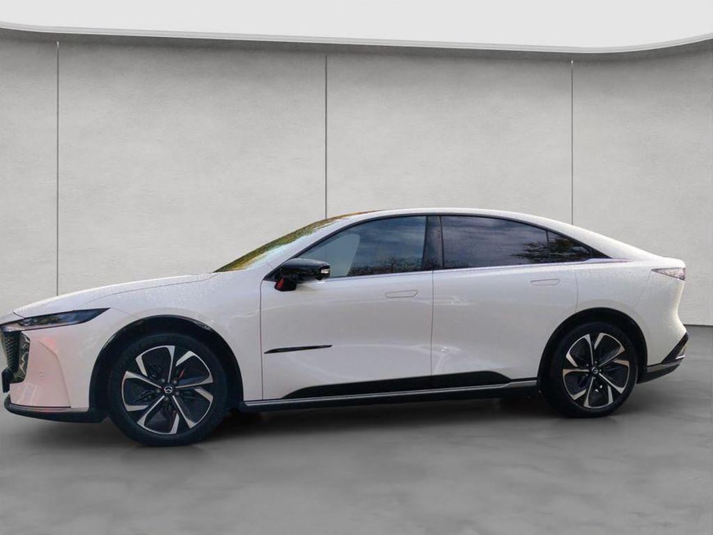 Mazda 6e