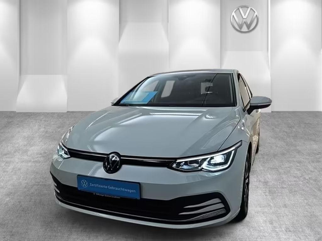 Volkswagen Golf 2023 Benzine
