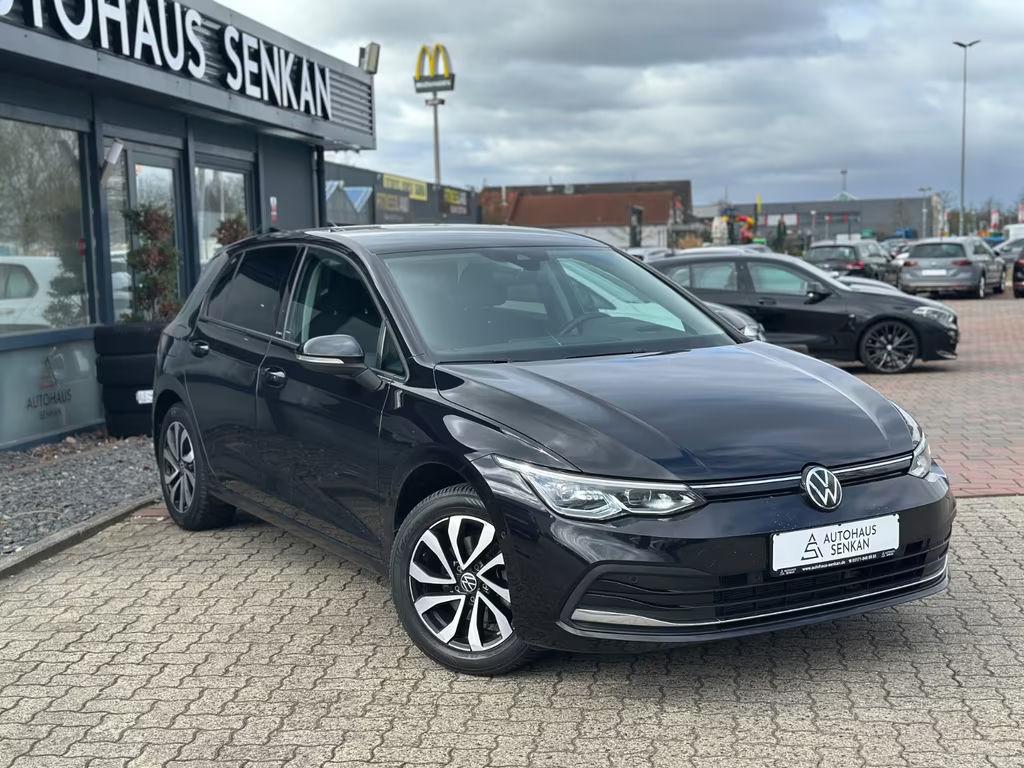 Volkswagen Golf 2023 Benzine