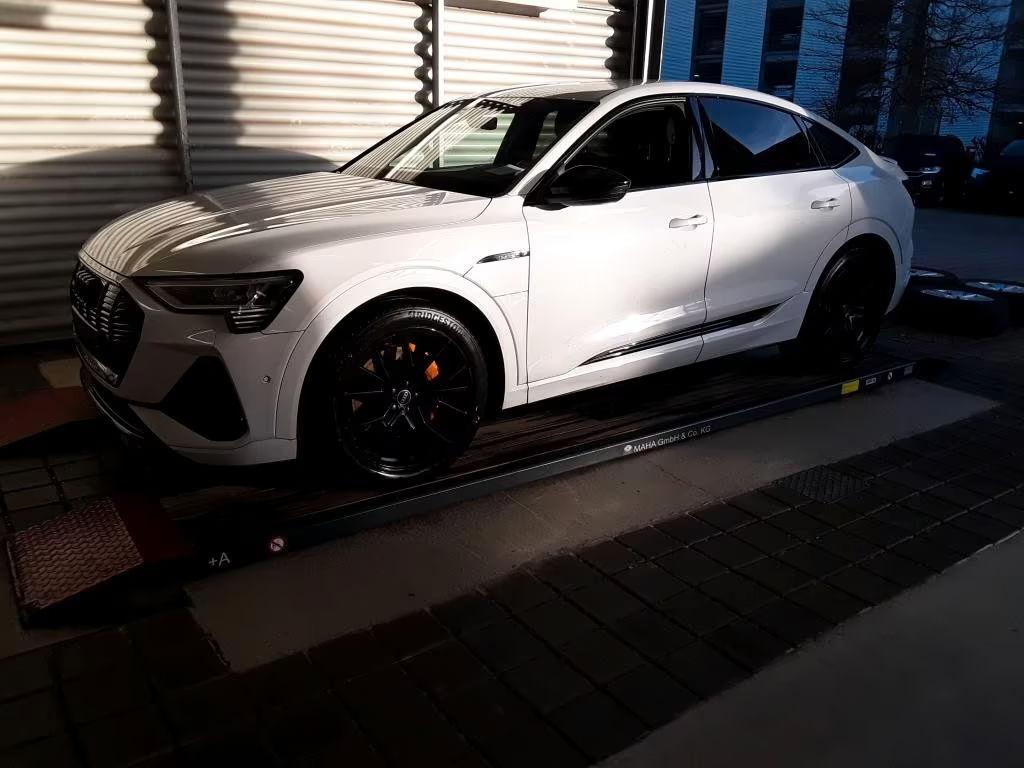 Audi e-tron