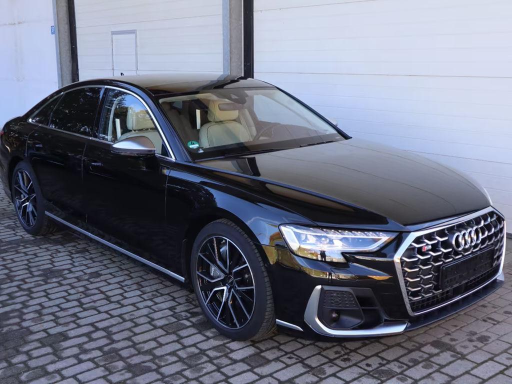 Audi S8