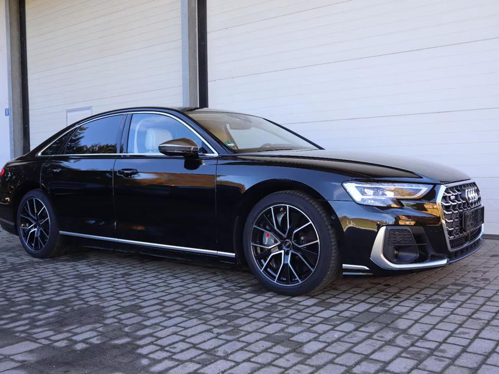 Audi S8