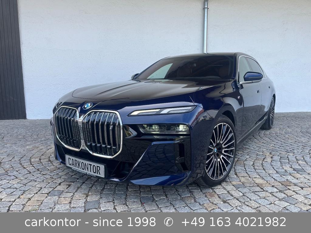 BMW i7