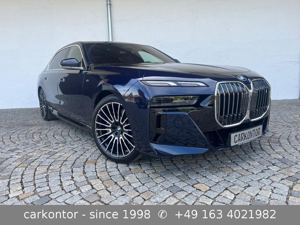 BMW i7