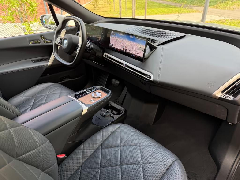 BMW iX