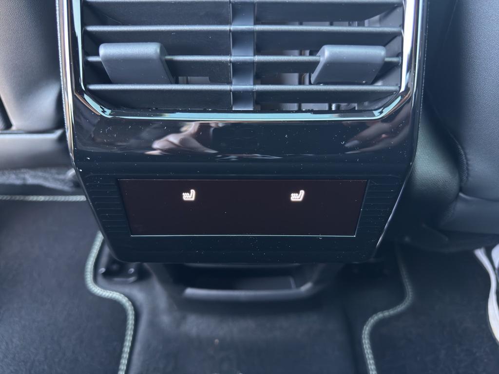 Peugeot E-3008