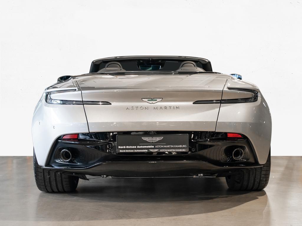 Aston Martin DB12