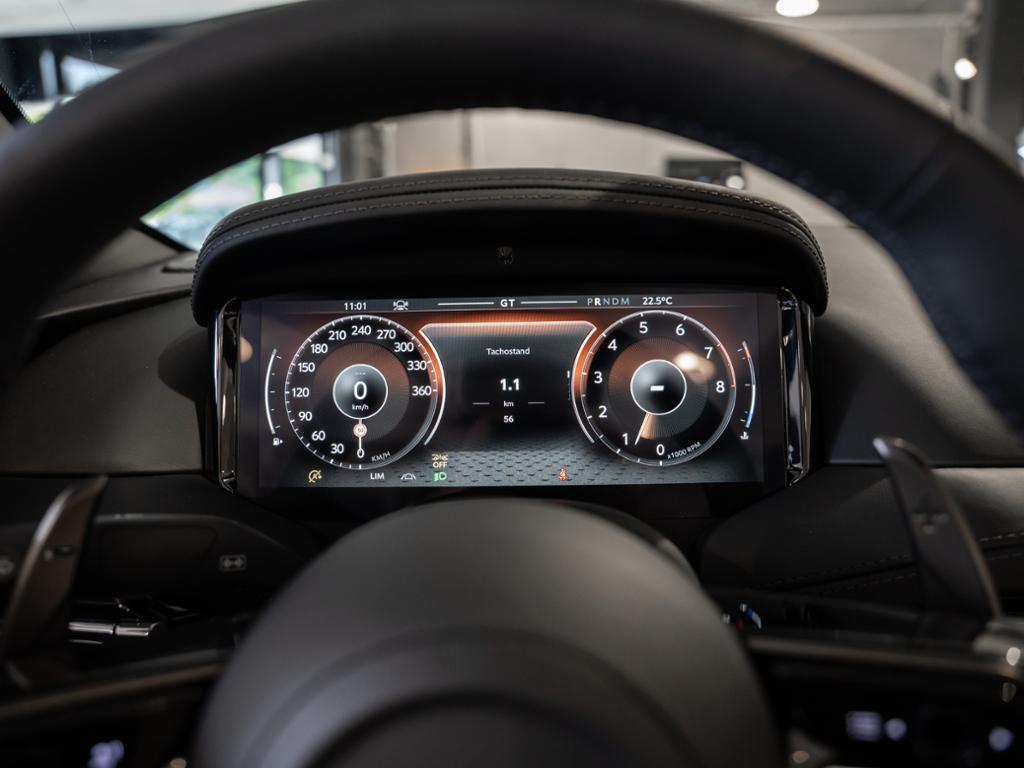 Aston Martin DB12