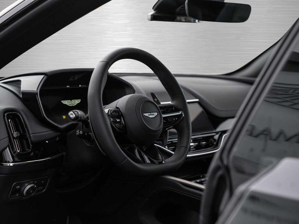Aston Martin DBX