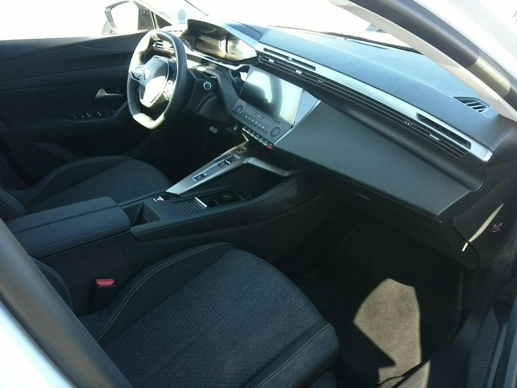 Peugeot E-308