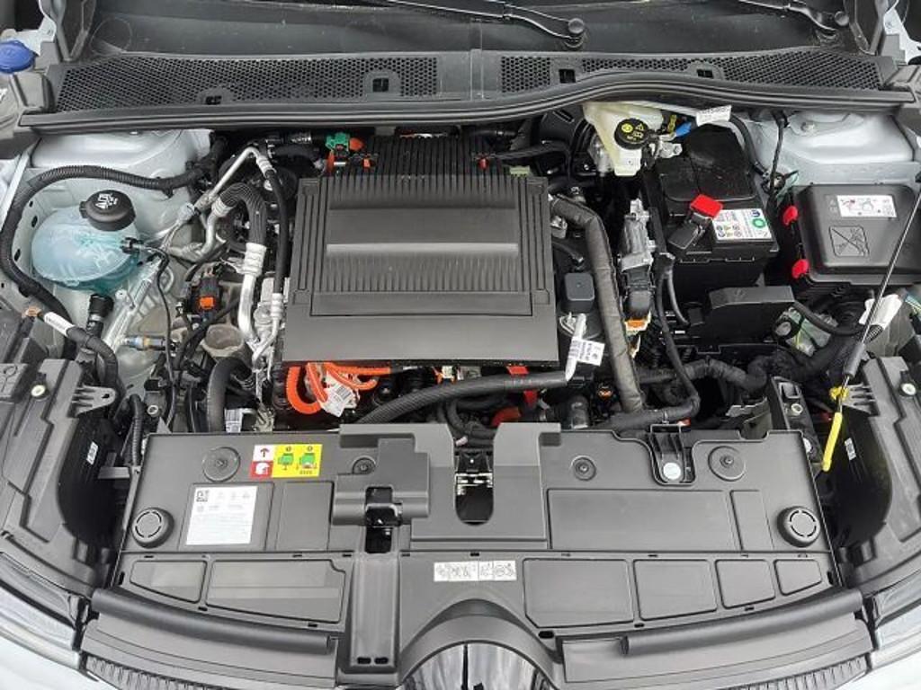 Citroën Ë-C4