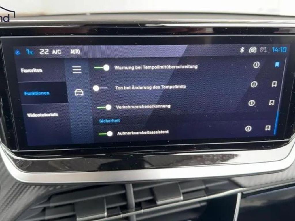 Peugeot e-208