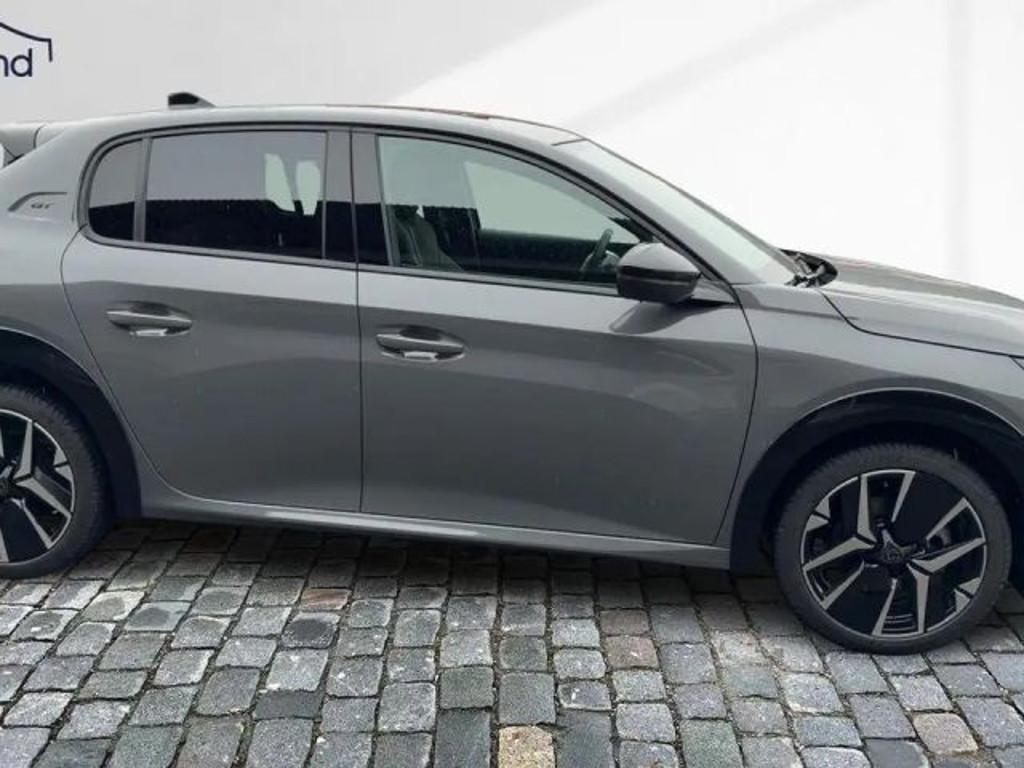 Peugeot e-208