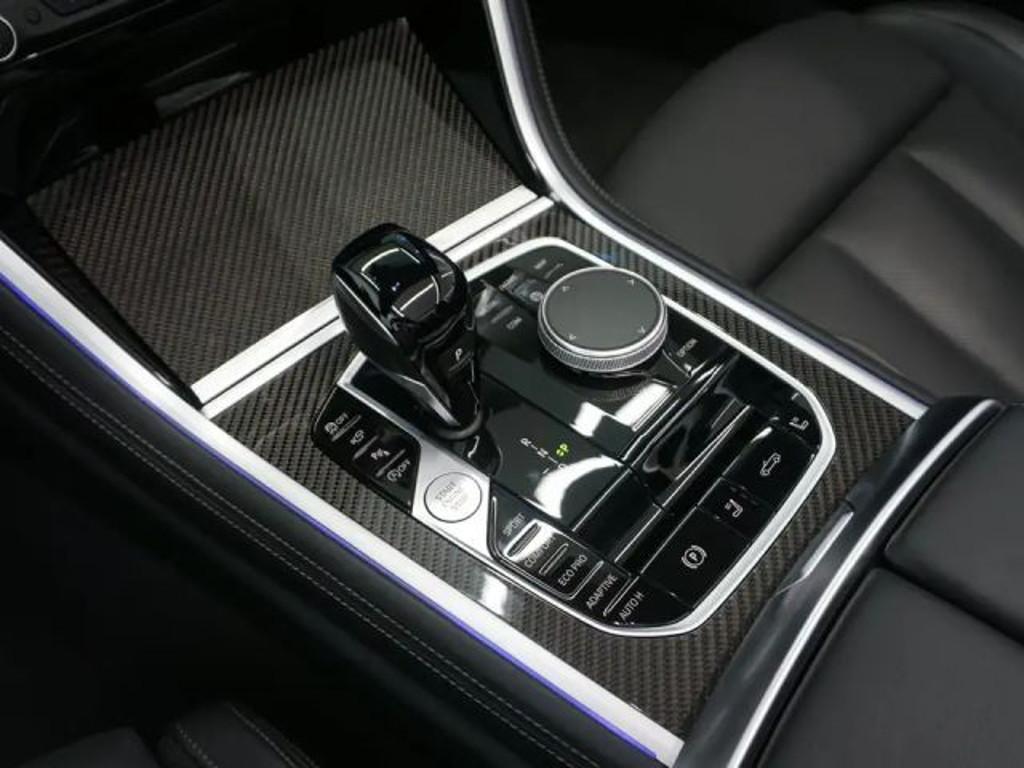 BMW M850