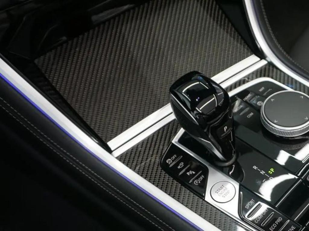 BMW M850