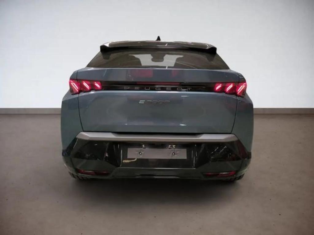 Peugeot E-3008