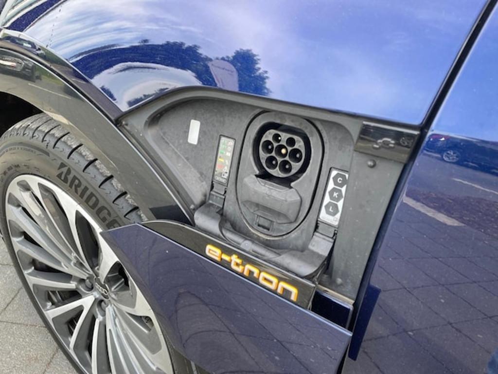 Audi e-tron