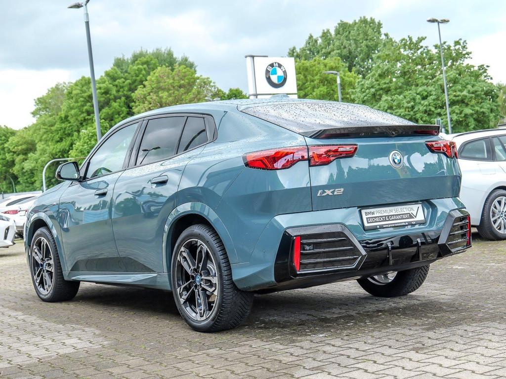 BMW iX2