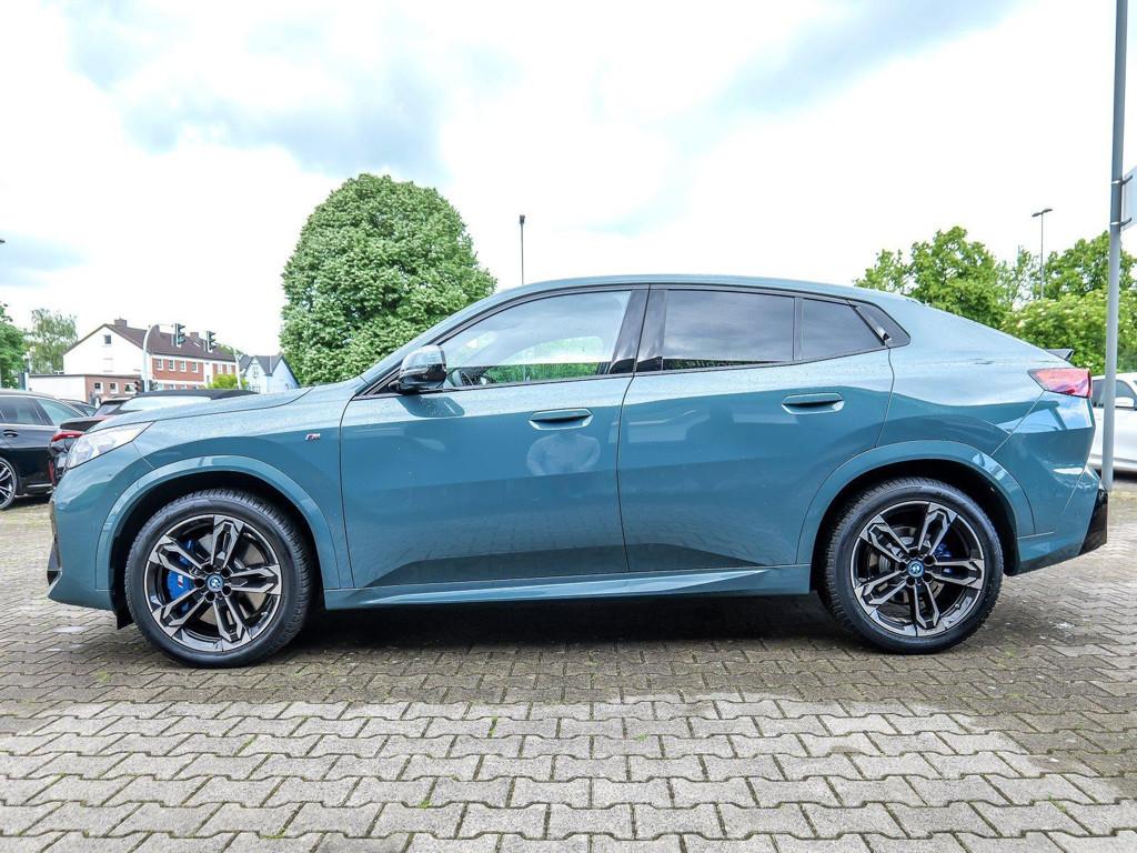 BMW iX2