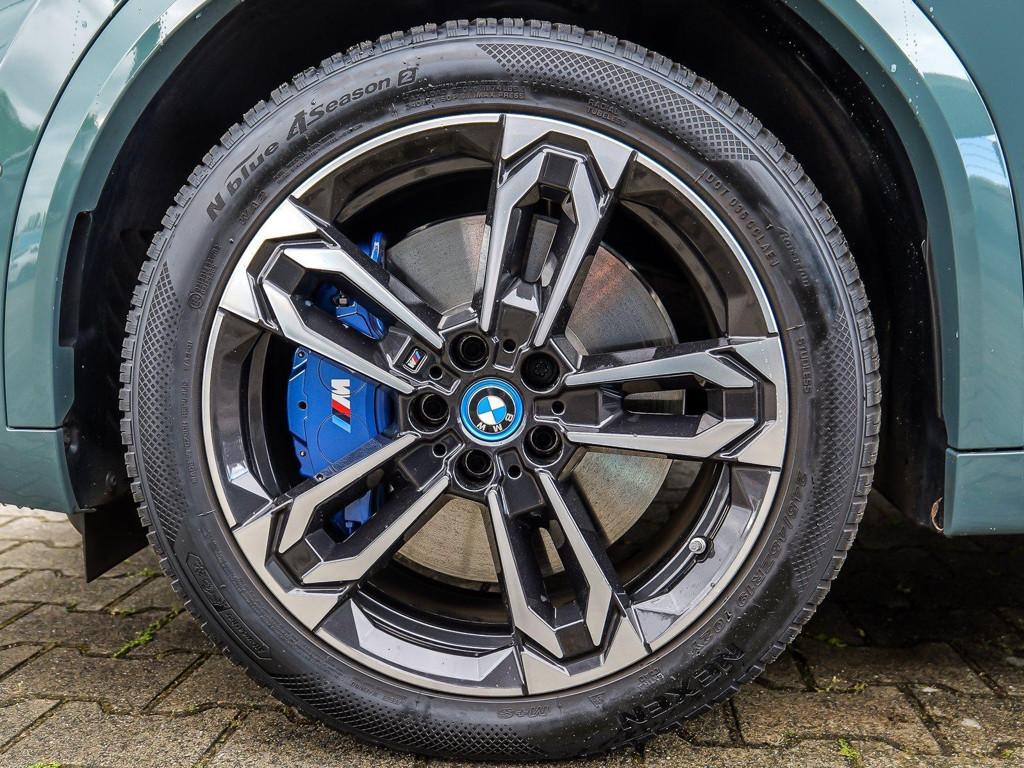 BMW iX2
