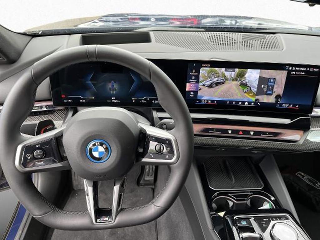 BMW i5