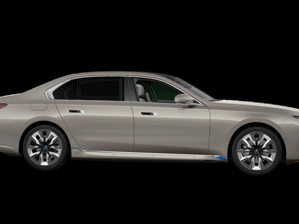 BMW i7