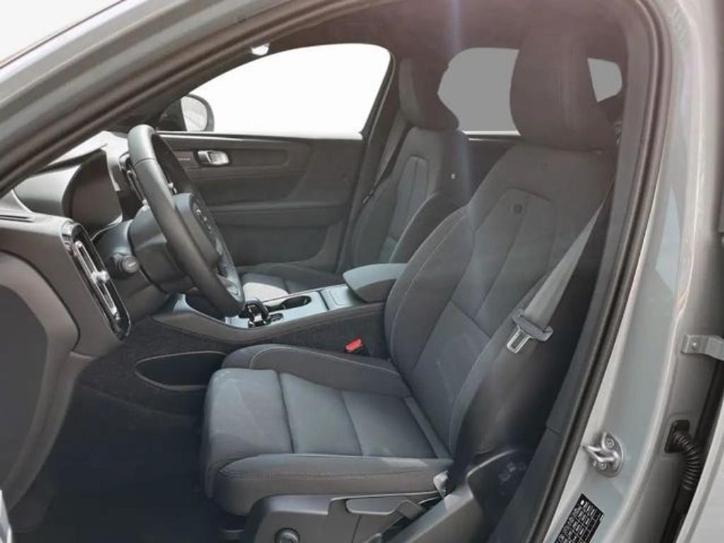 Volvo EX40