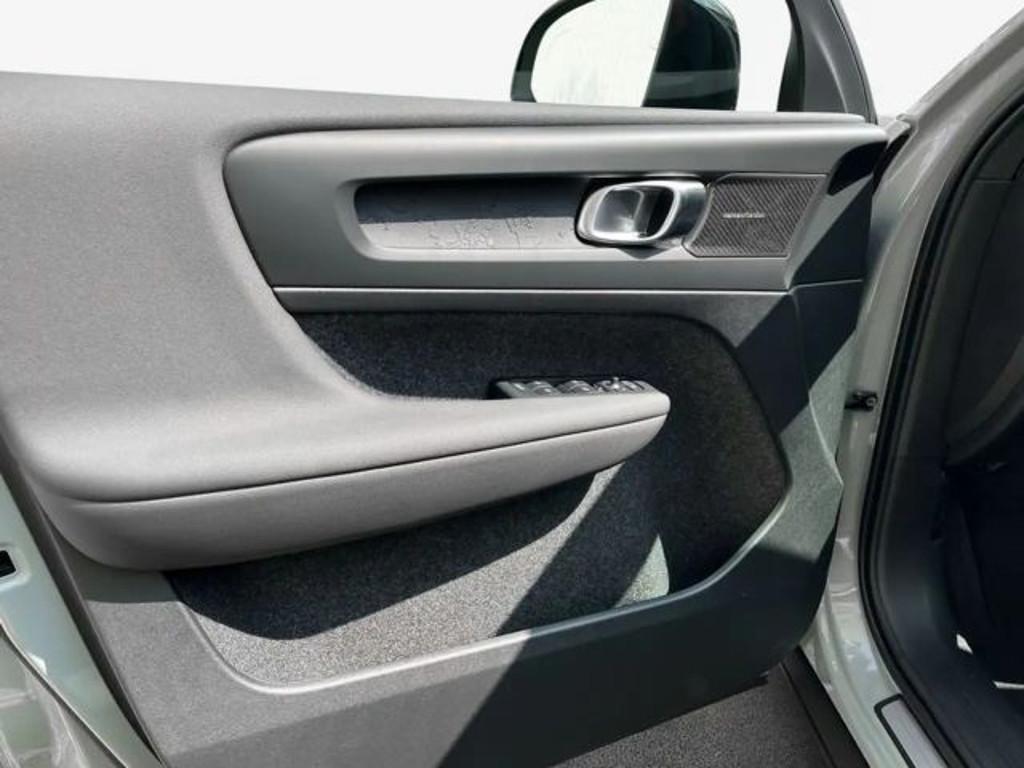 Volvo EX40