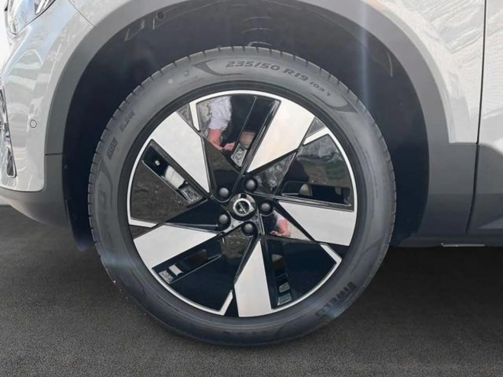 Volvo EX40