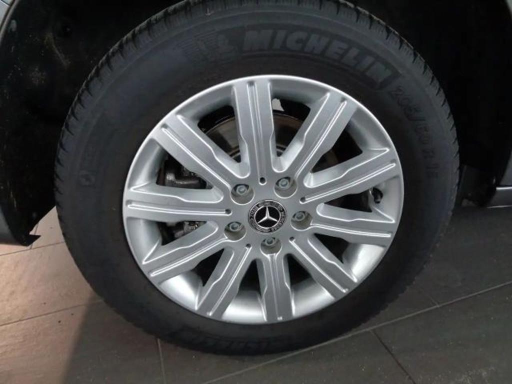 Mercedes-Benz T 180