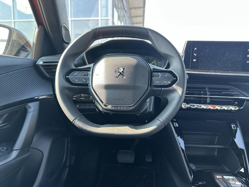 Peugeot e-2008