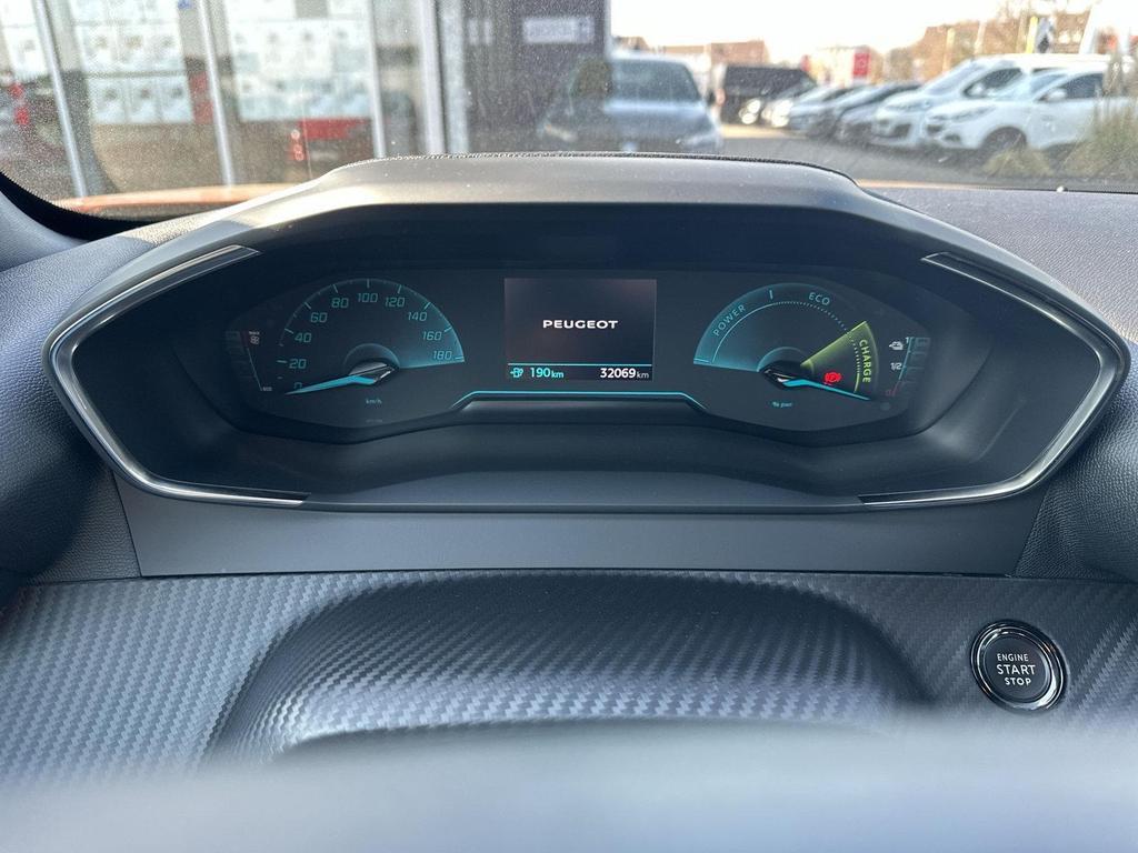 Peugeot e-2008