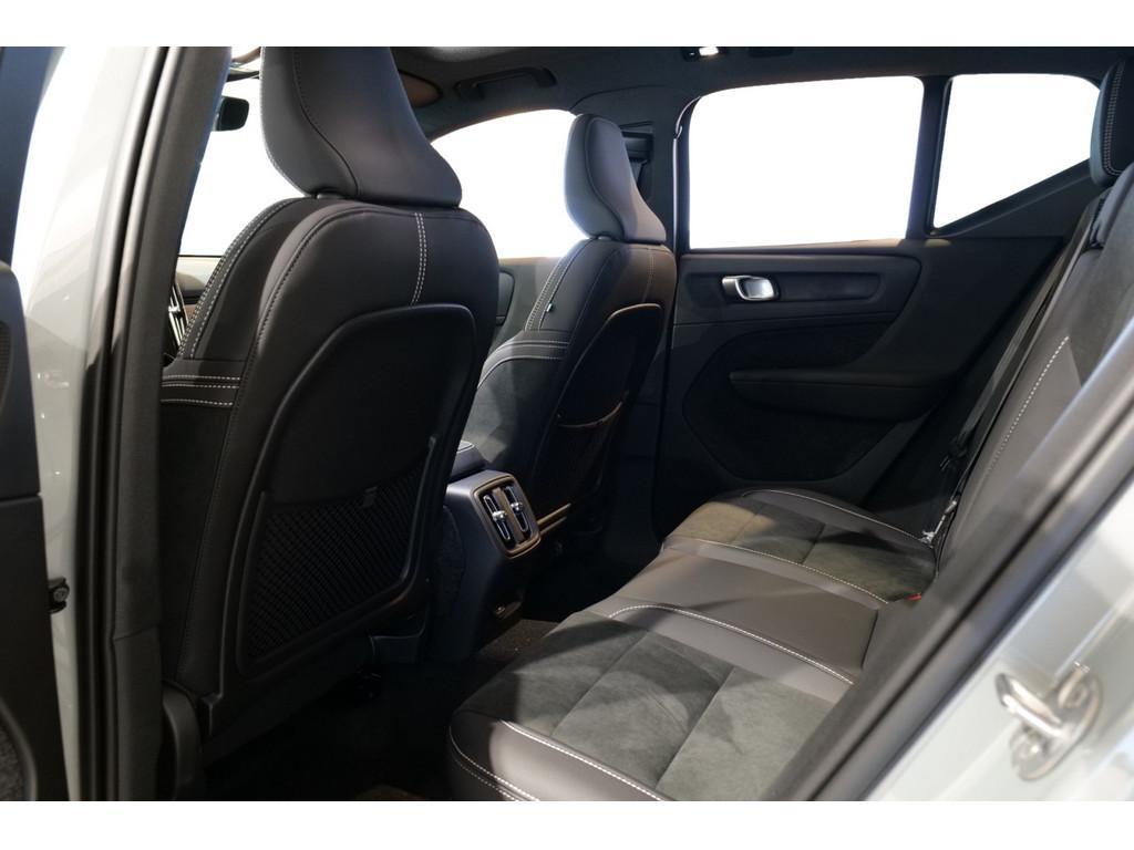 Volvo EX40