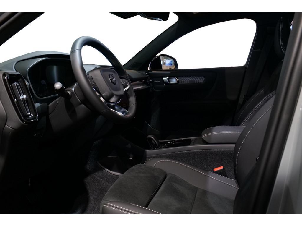 Volvo EX40