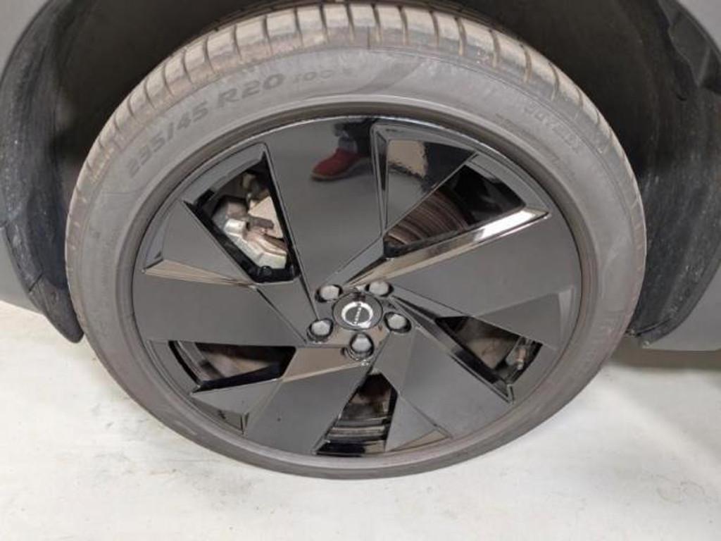 Volvo EX40
