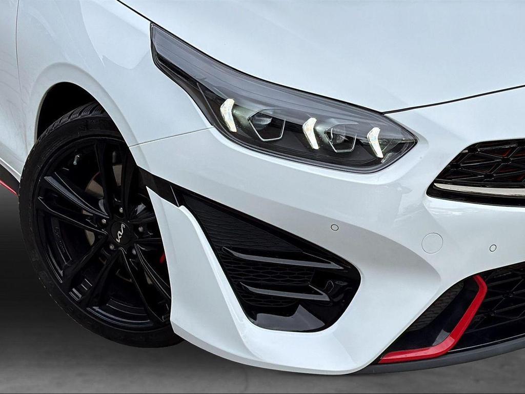 Kia ProCeed